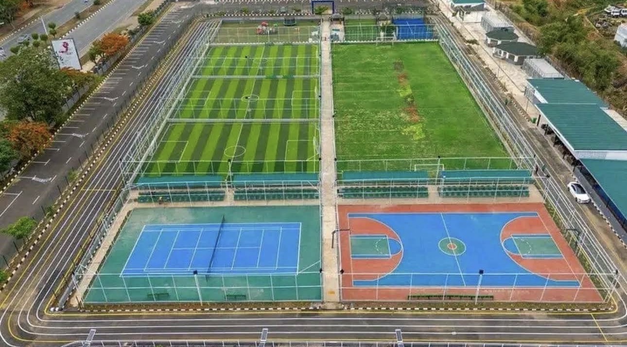 Monaliza Tennis Club seating